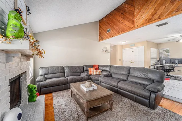 $340,000 | 2003 Poplar Court, Plant City, FL 33563