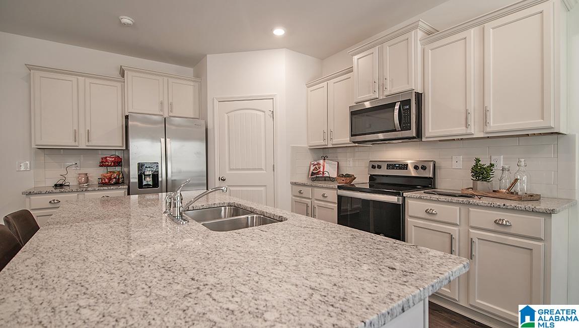 5787 Mountain View Trail Bessemer, AL 35022 - Photo 4 of 29