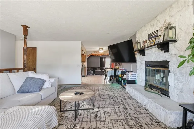 $484,000 | 18126 Fairburn Street, Hesperia, CA 92345