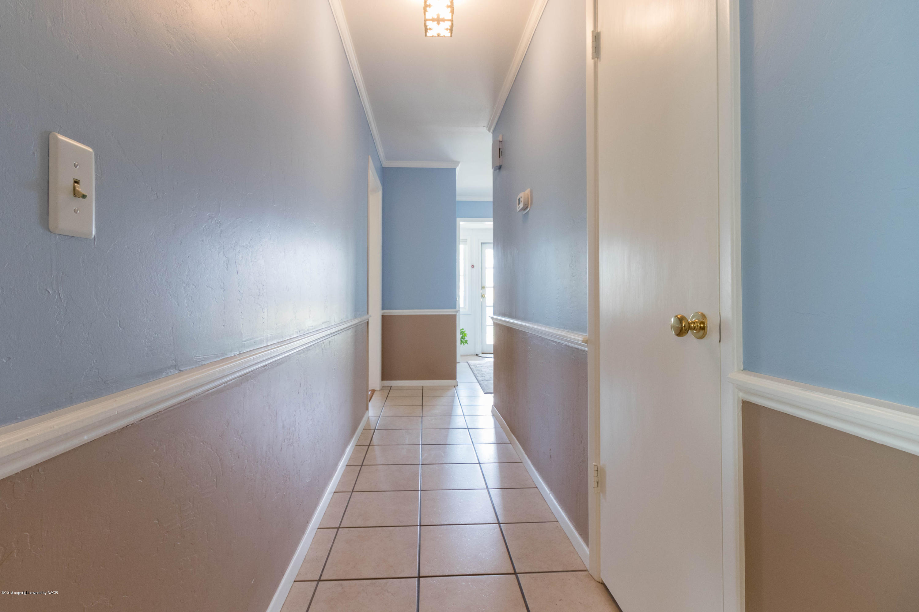 6113 Hanson Road Amarillo, TX 79106 - Photo 20 of 41 nice hall