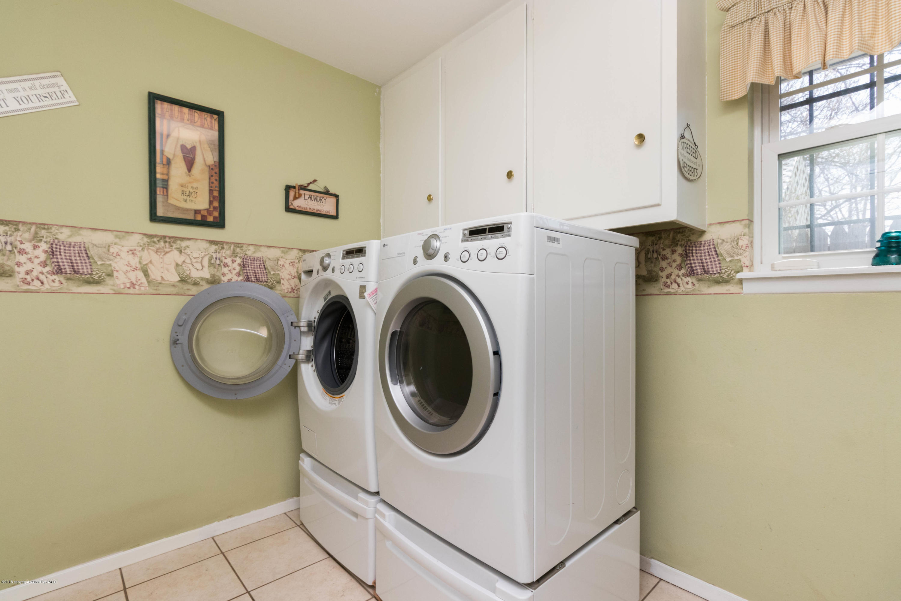 6113 Hanson Road Amarillo, TX 79106 - Photo 21 of 41 Utility room