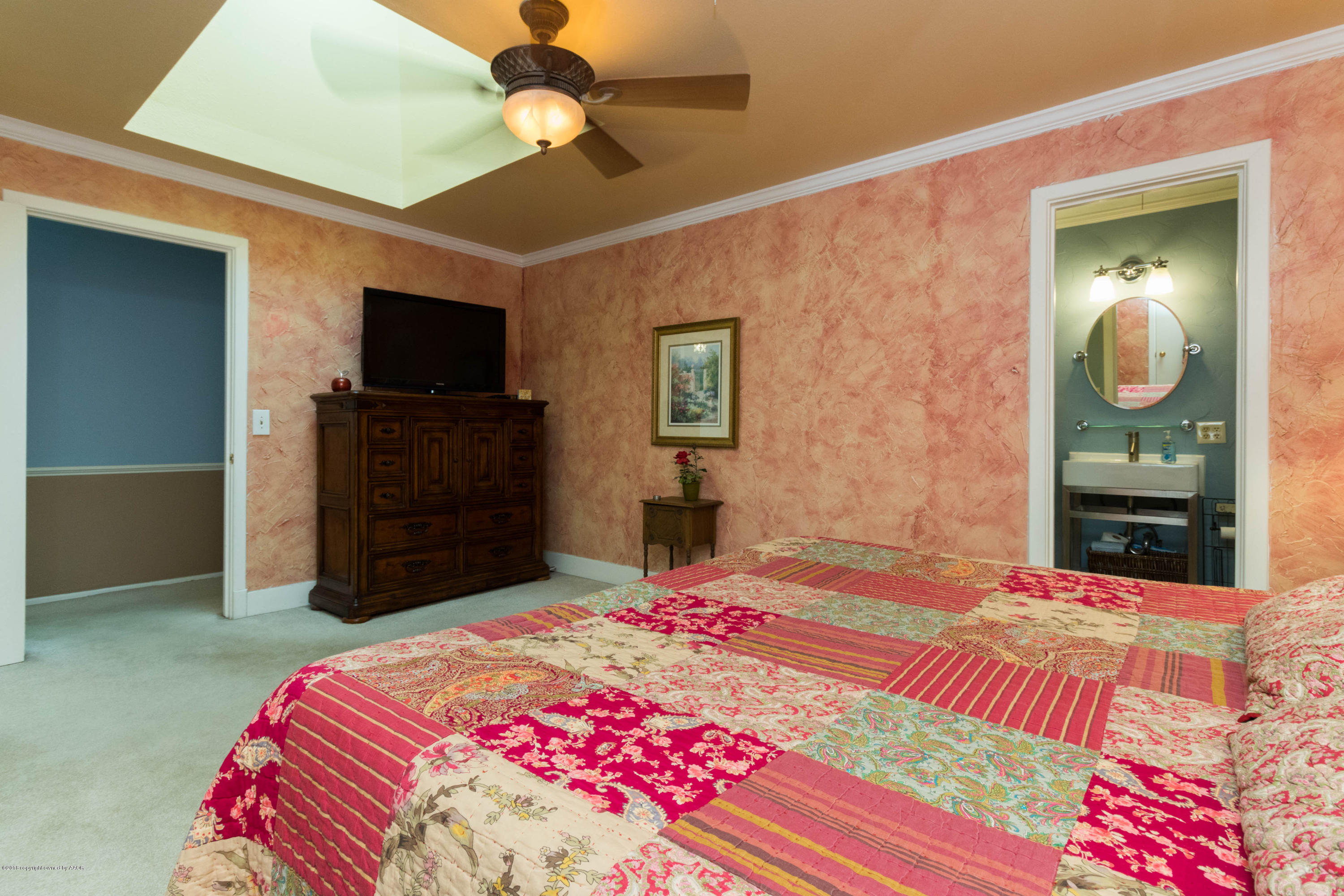 6113 Hanson Road Amarillo, TX 79106 - Photo 23 of 41 Master/Skylite