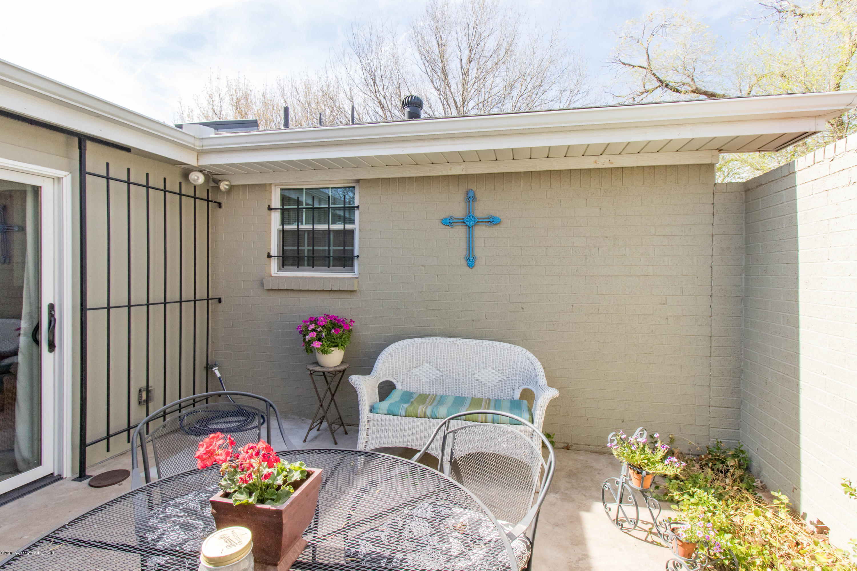 6113 Hanson Road Amarillo, TX 79106 - Photo 41 of 41 courtyard
