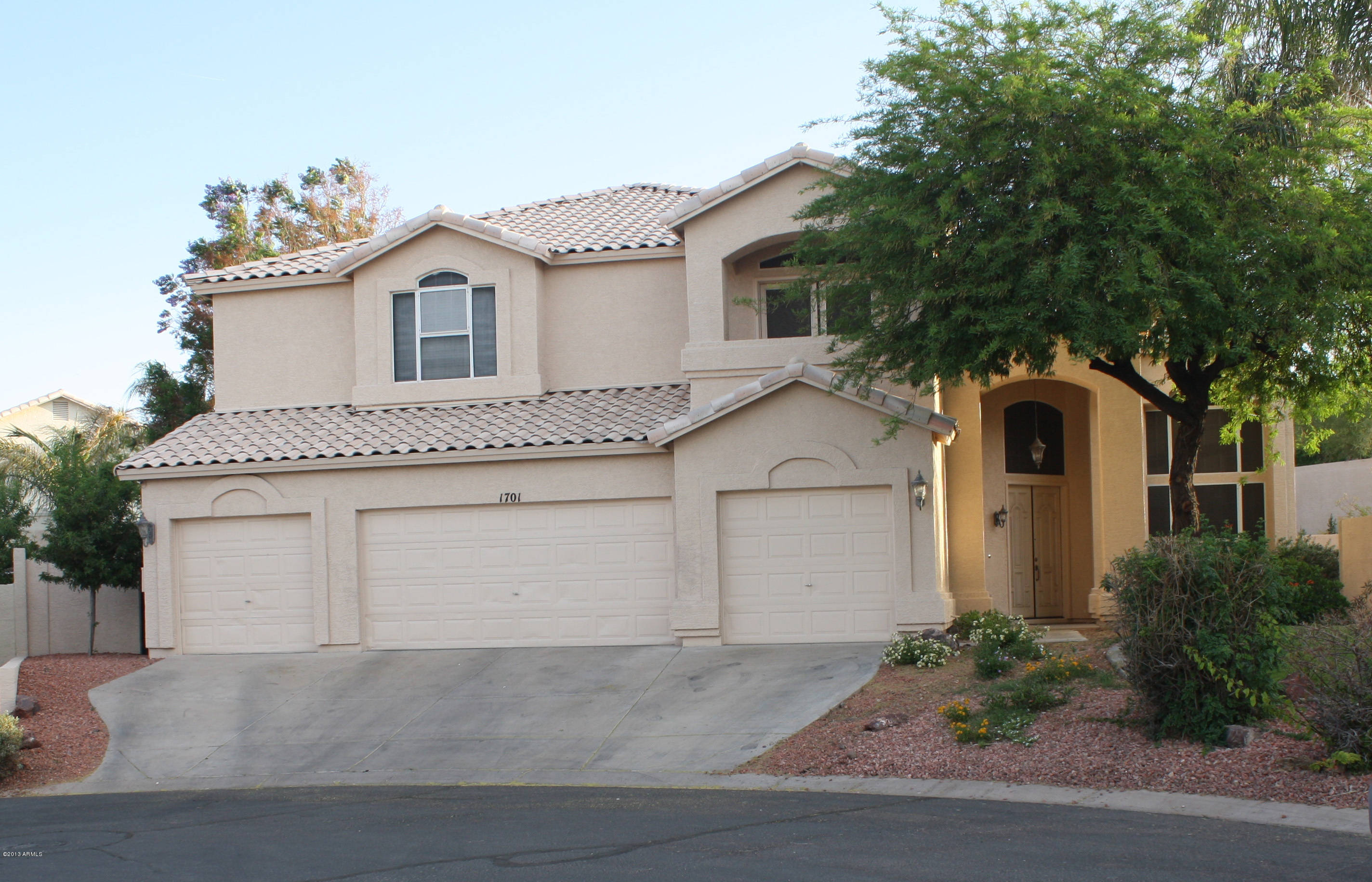 1701 East Hearn Road Phoenix, AZ 85022 - Photo 1 of 41 Front Yard