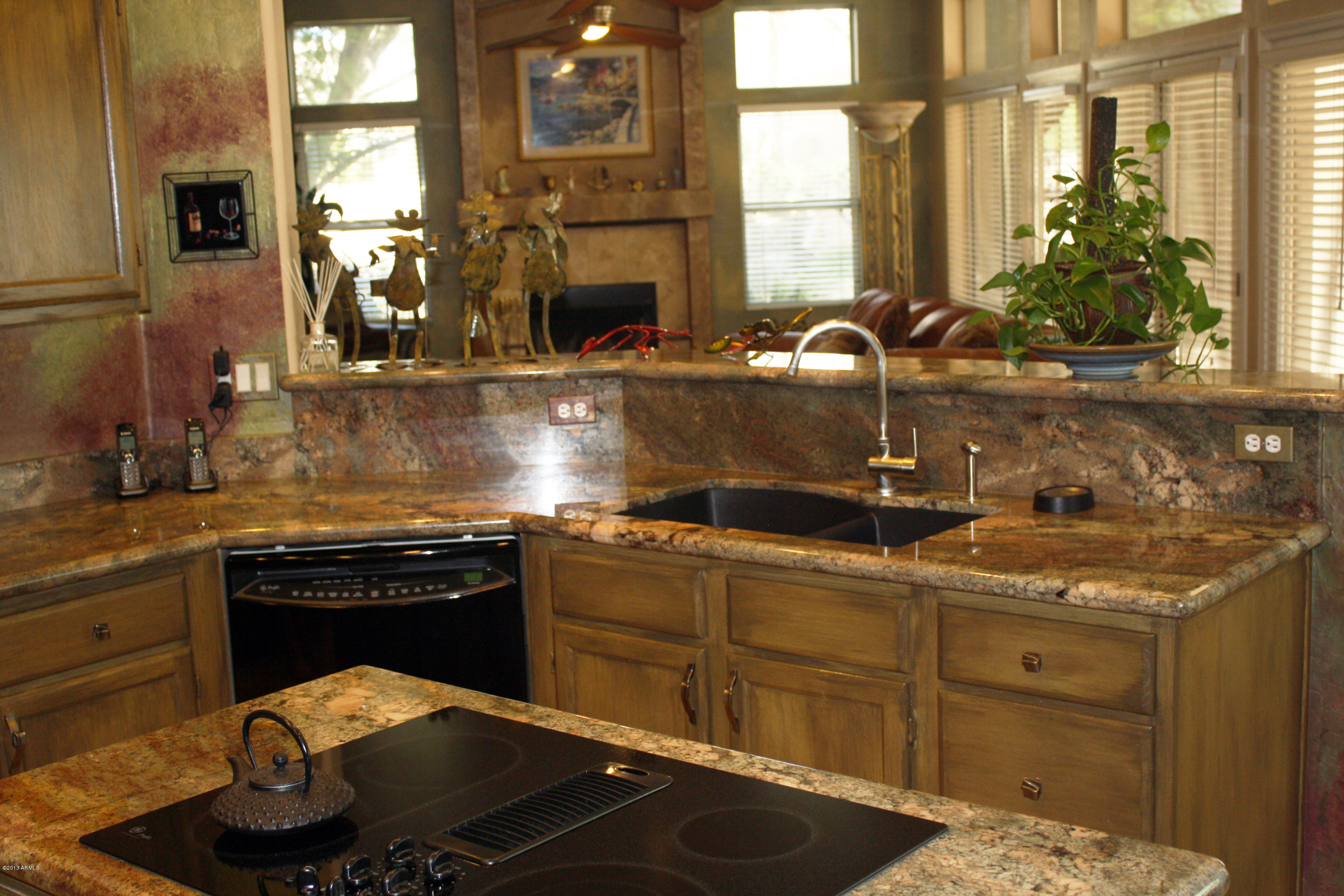 1701 East Hearn Road Phoenix, AZ 85022 - Photo 6 of 41 Kitchen