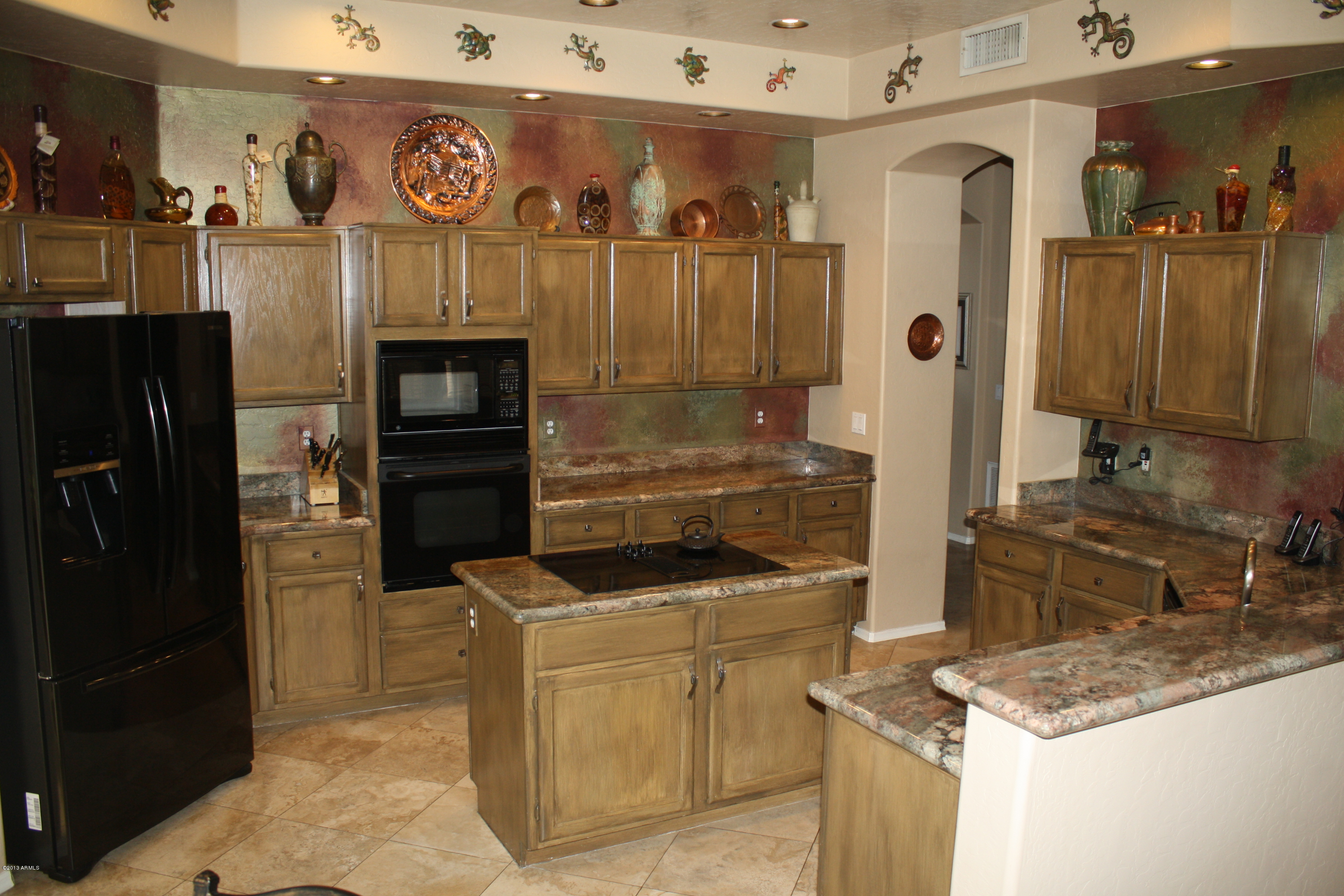1701 East Hearn Road Phoenix, AZ 85022 - Photo 7 of 41 Kitchen