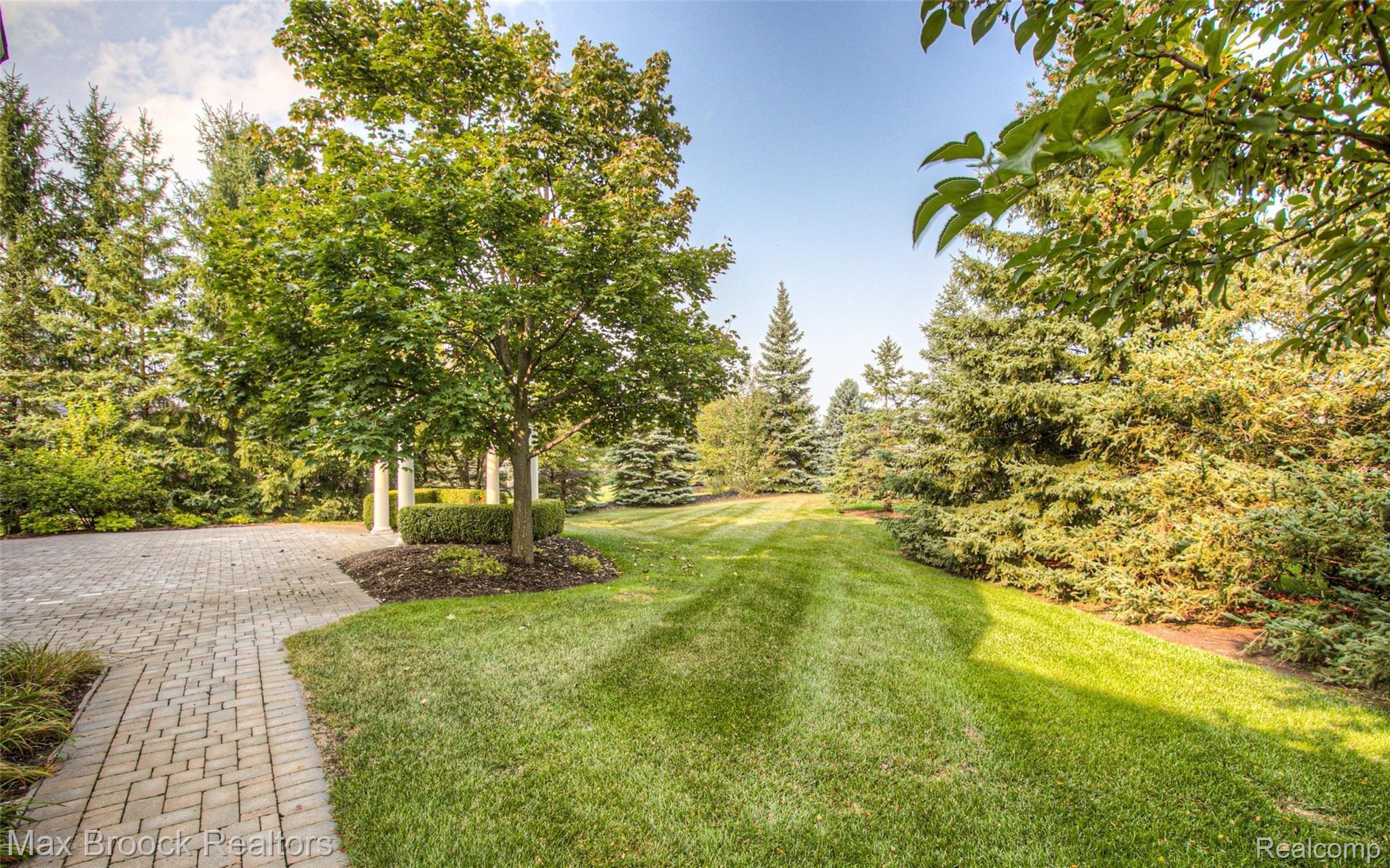 4865 Crestone Way Rochester, MI 48306 - Photo 7 of 63 -5.jpg