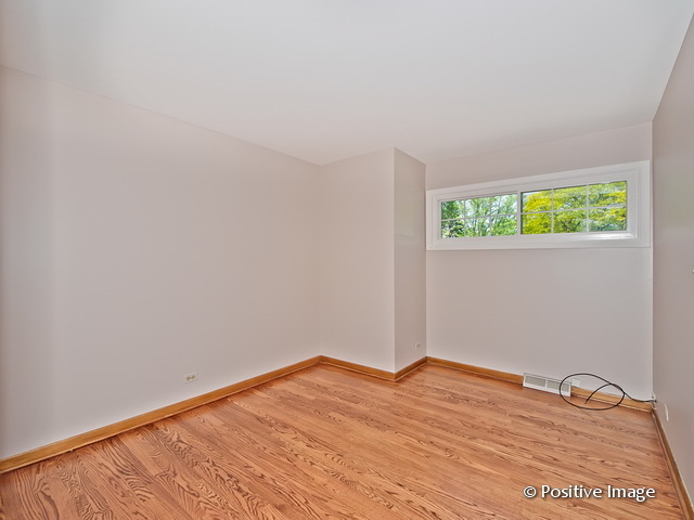 913 South Iowa Street Addison, IL 60101 - Photo 15 of 22