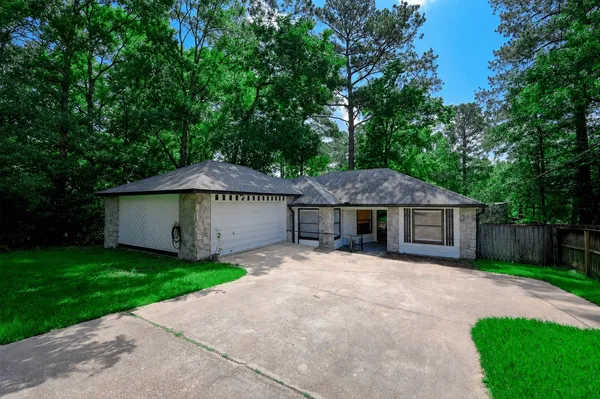 $235,000 | 147 Thunderbird Drive, Conroe, TX 77304