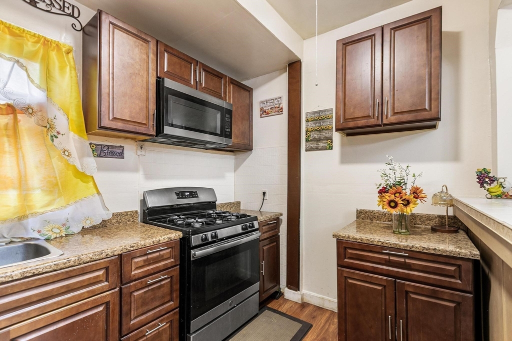 35 Adams Street Lawrence, MA 01843 - Photo 6 of 29