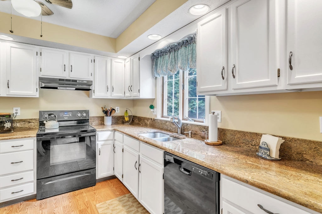 419 Southwick Road, Unit R76 Westfield, MA 01085 - Photo 12 of 36 Gallery Image 12