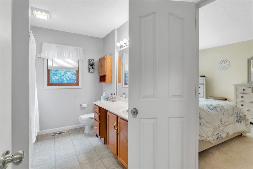 419 Southwick Road, Unit R76 Westfield, MA 01085 - Photo 26 of 36 Gallery Image 26