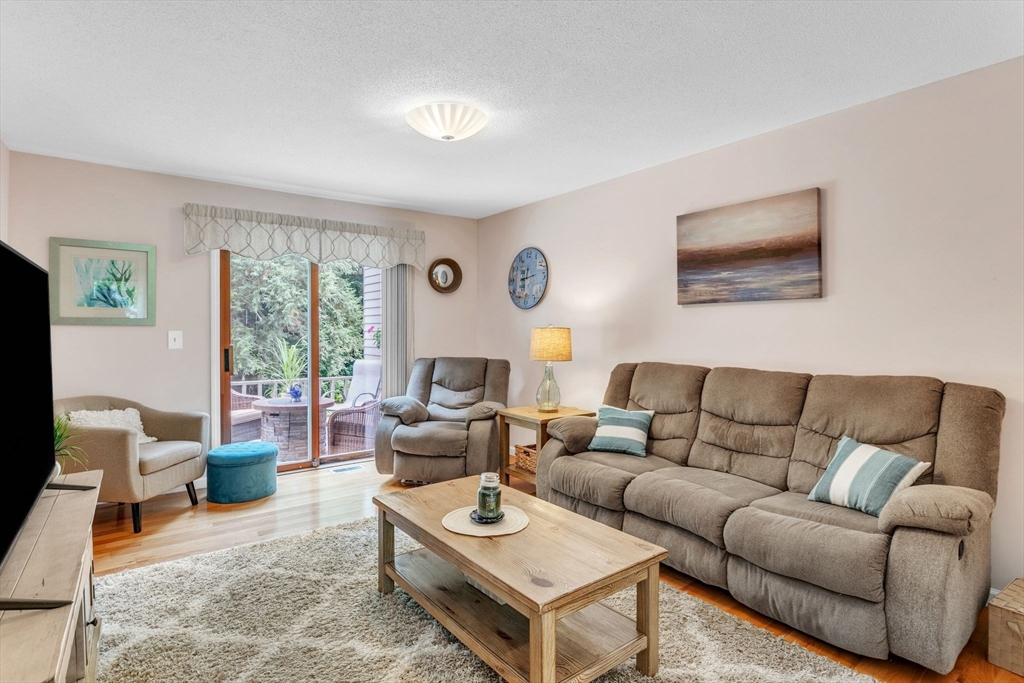 419 Southwick Road, Unit R76 Westfield, MA 01085 - Photo 9 of 36 Gallery Image 9