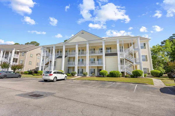 $194,900 | 5840 Longwood Drive, Unit 202, Murrells Inlet, SC 29576