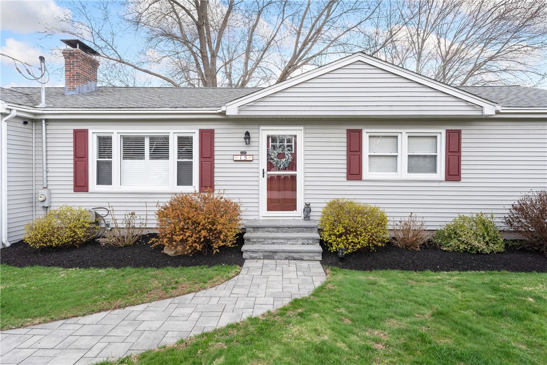 15 Green Street Cumberland, RI 02864 - Photo 3 of 39
