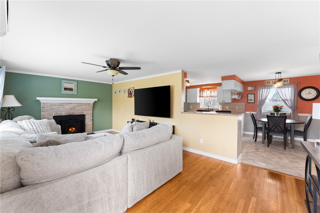 15 Green Street Cumberland, RI 02864 - Photo 4 of 39
