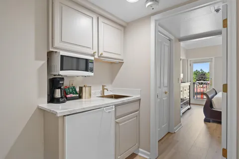 $127,500 | 335 Wrigley Drive, Unit 410, Lake Geneva, WI 53147
