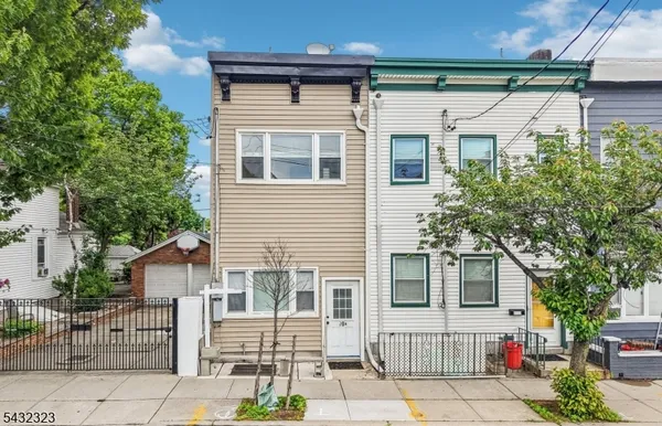 $790,000 | 90A Hackensack Plank Road, Weehawken, NJ 07086