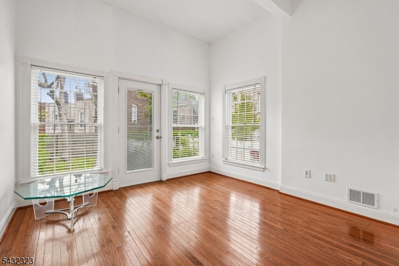 90A Hackensack Plank Road Weehawken, NJ 07086 - Photo 11 of 37