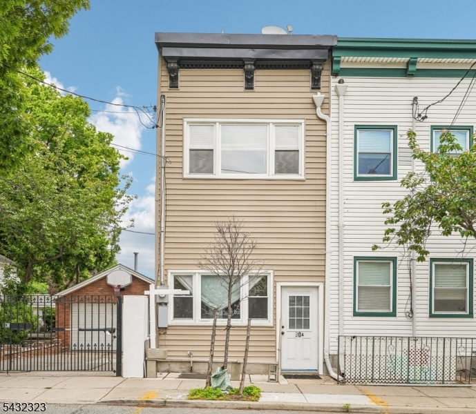 90A Hackensack Plank Road Weehawken, NJ 07086 - Photo 3 of 37
