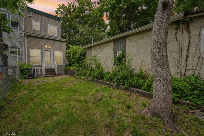 90A Hackensack Plank Road Weehawken, NJ 07086 - Photo 6 of 37