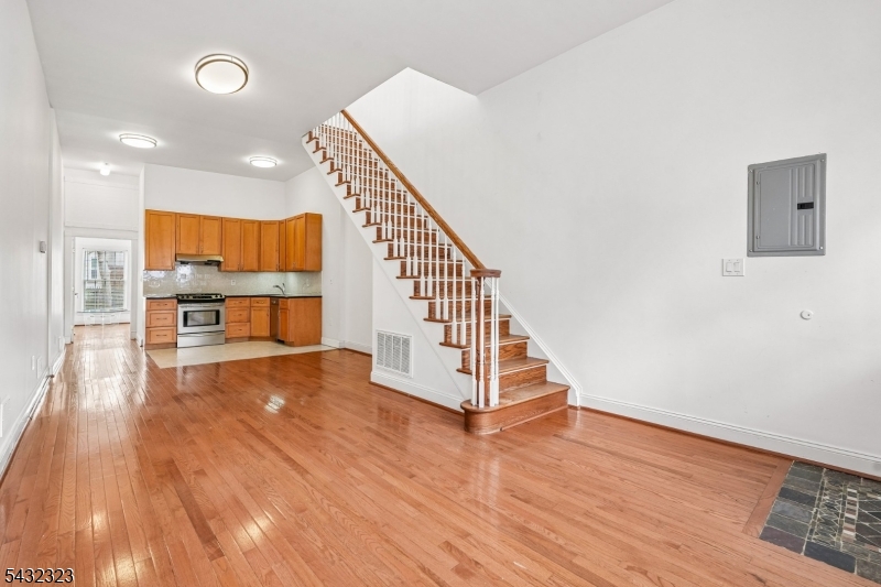 90A Hackensack Plank Road Weehawken, NJ 07086 - Photo 8 of 37