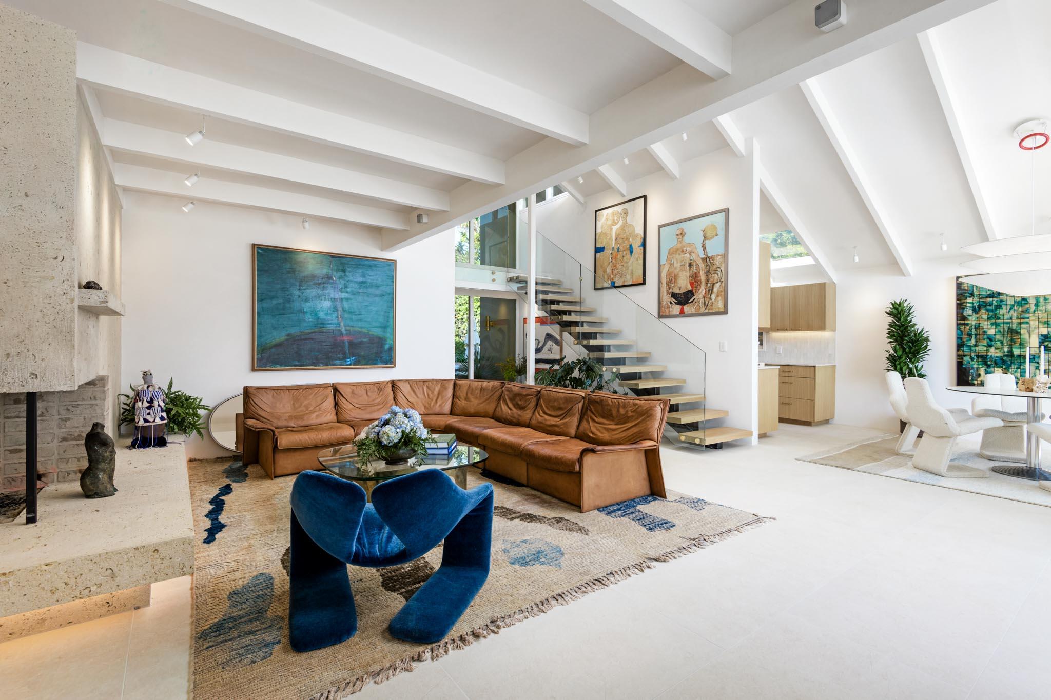 3519 Padaro Lane Carpinteria, CA 93013 - Photo 10 of 32 Living Room