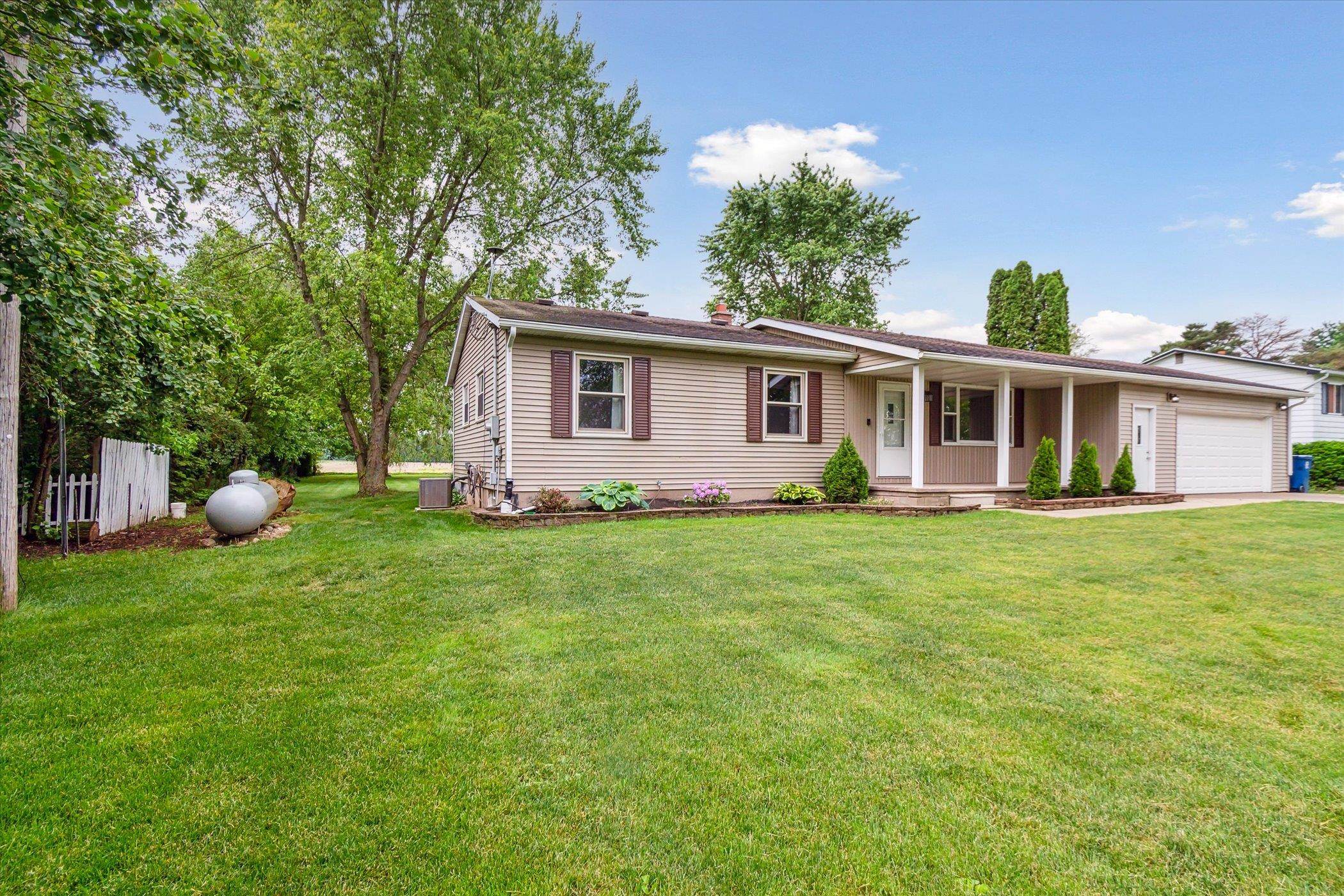 7785 Ditch Road Chesaning, MI 48616 - Photo 2 of 54 50143422-9d6692db-1c3d-4990-83c5-39671d767fe5.JPG