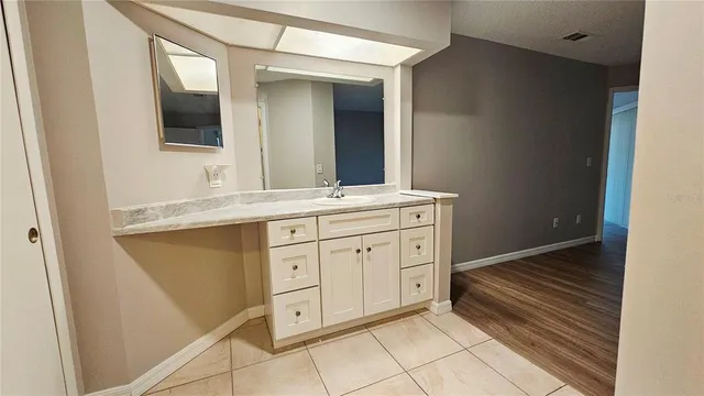 $2,000 | 7805 Sugar Brook Court, Unit 7805, Orlando, FL 32819