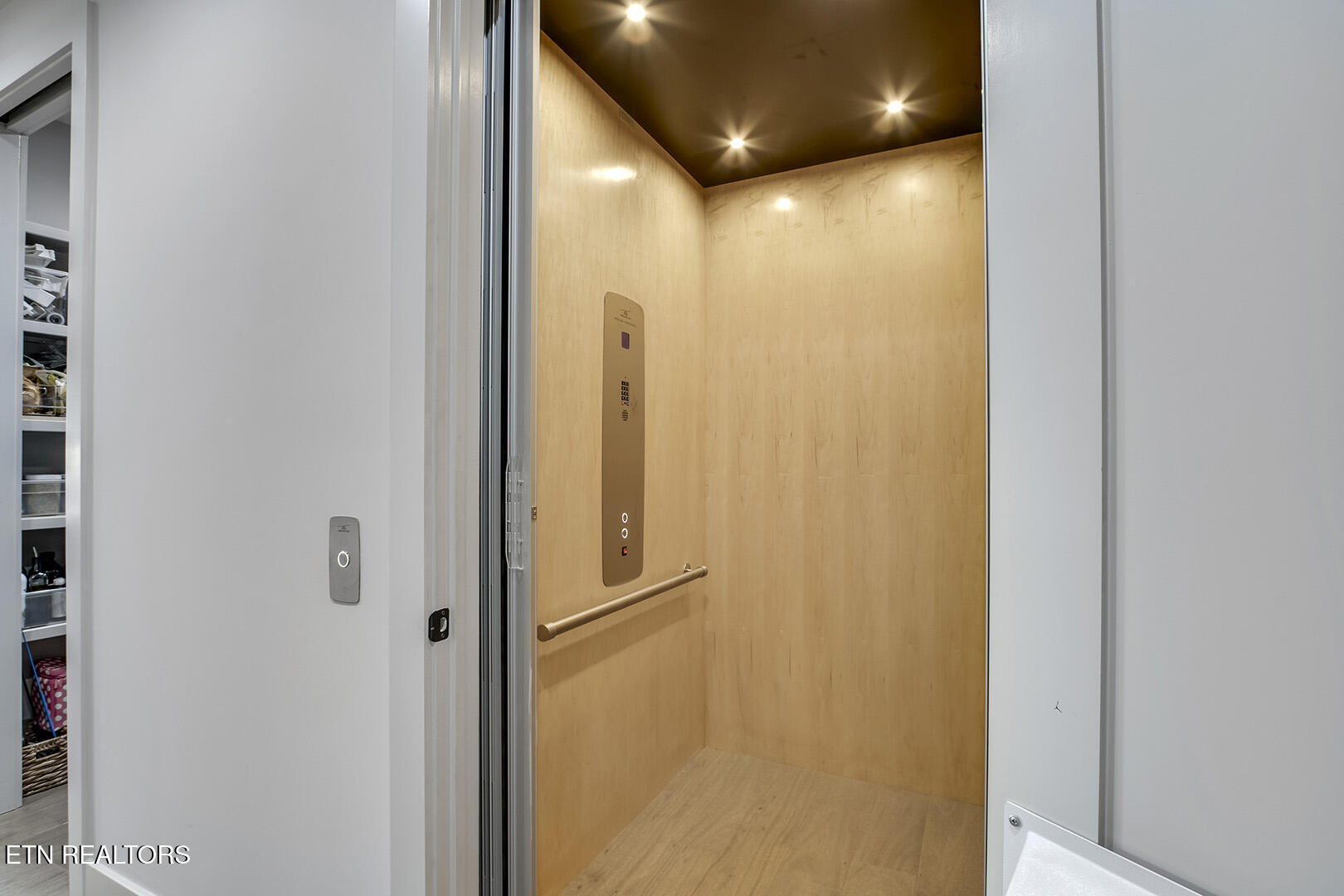 314 Miami Lane Loudon, TN 37774 - Photo 19 of 60 19_314 Miami Lane_Elevator