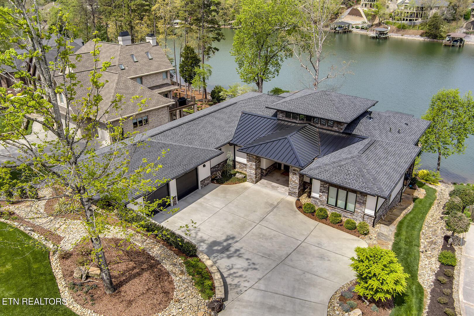 314 Miami Lane Loudon, TN 37774 - Photo 2 of 60 02_314 Miami Lane_FrontRightElevated