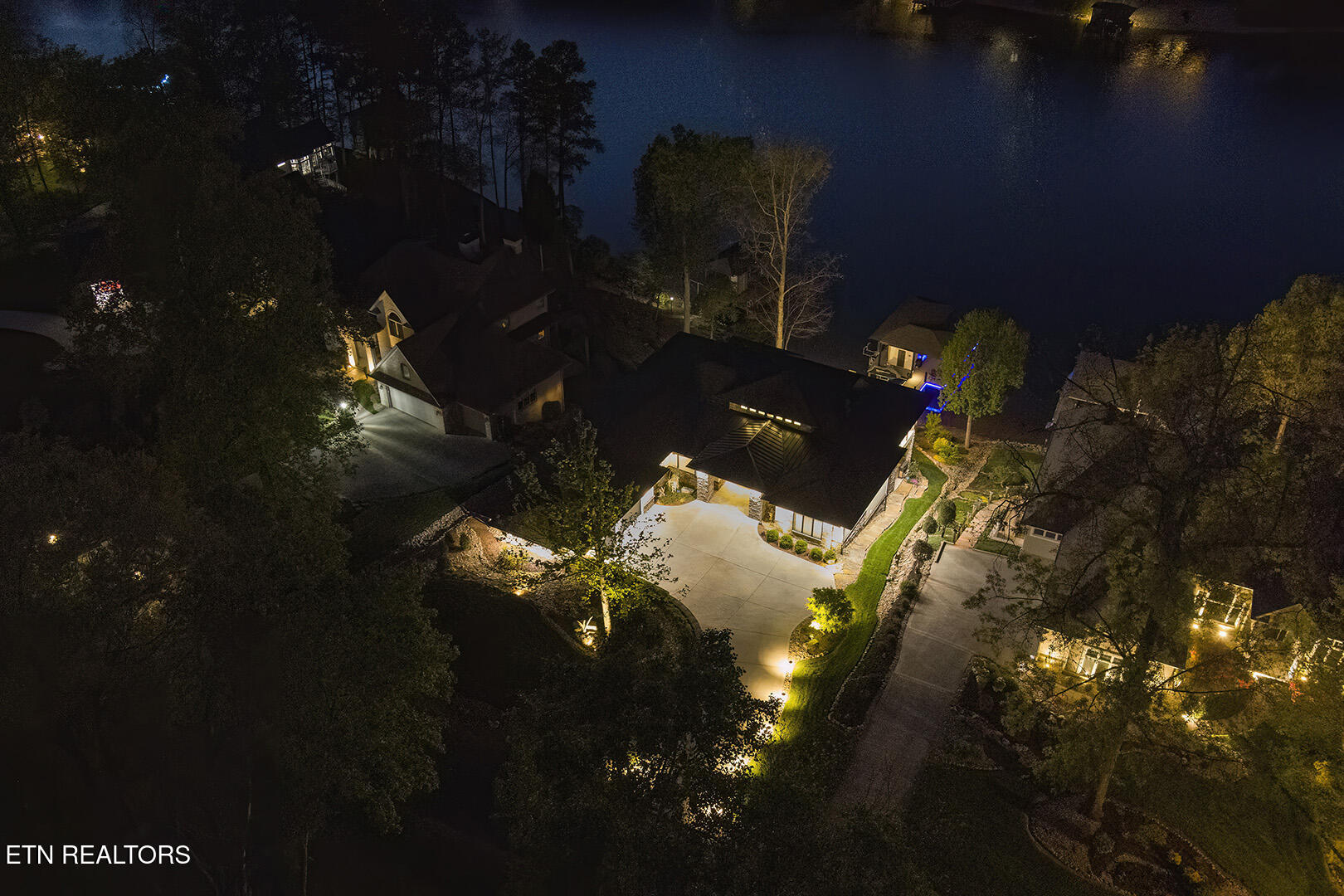 314 Miami Lane Loudon, TN 37774 - Photo 58 of 60 58_314 Miami Lane_Dusk_FrontElevated