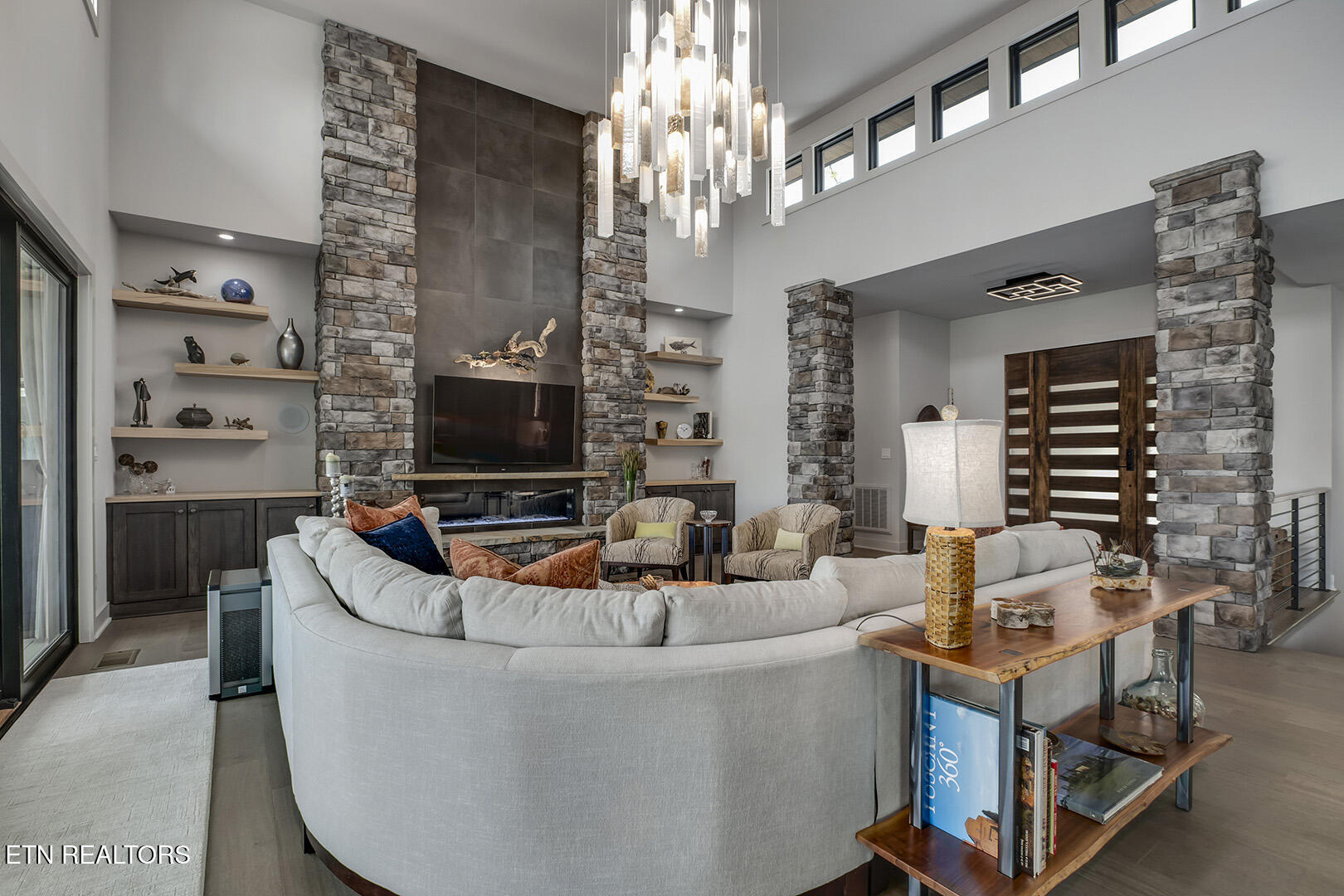 314 Miami Lane Loudon, TN 37774 - Photo 7 of 60 07_314 Miami Lane_Living03