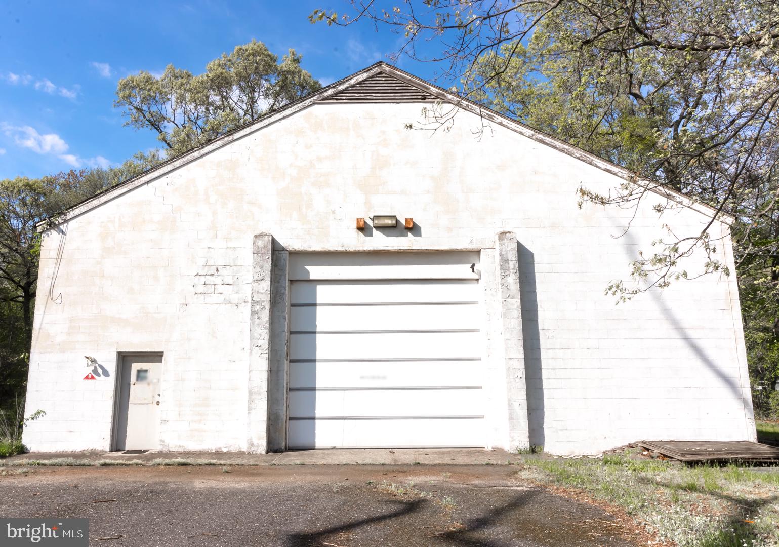 224 Village Road East Princeton Junction, NJ 08550 - Photo 14 of 40 80 x 50 Storage Warehouse