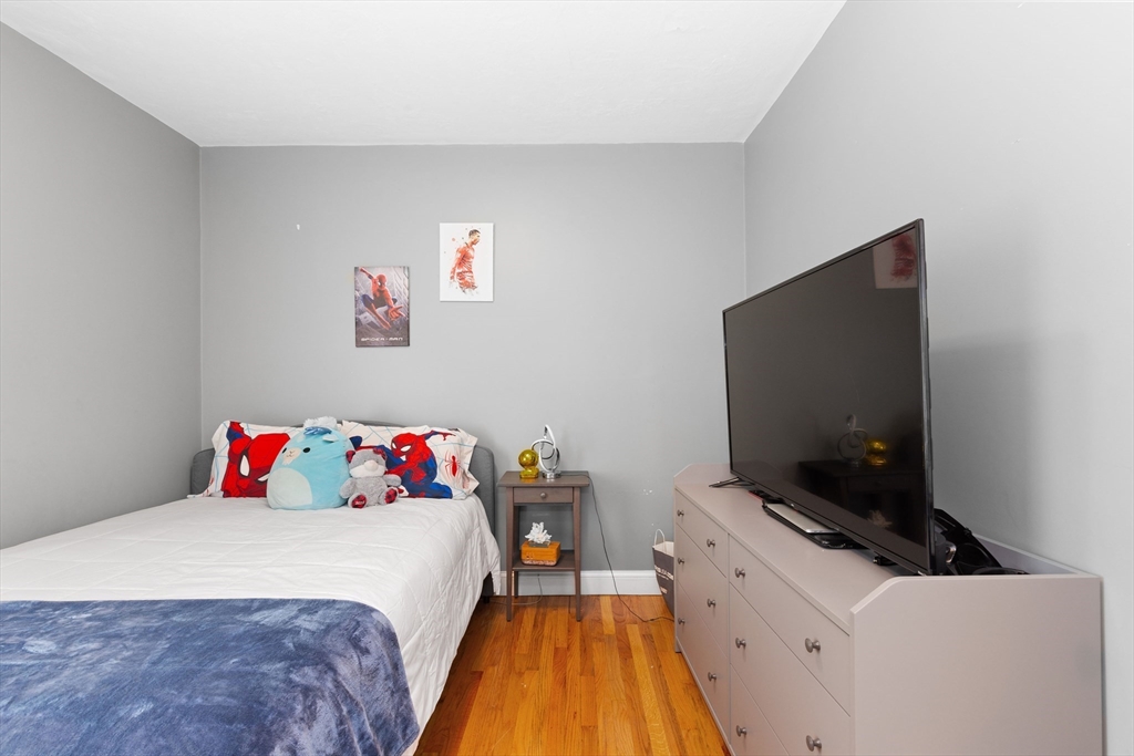 132 Lonsdale Street Fall River, MA 02721 - Photo 8 of 18 Gallery Image 8
