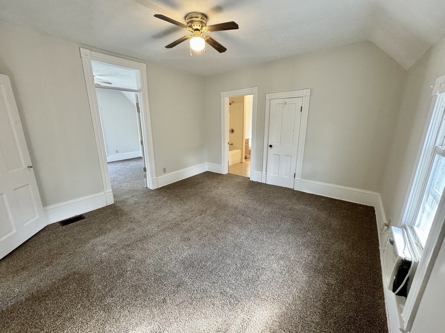 304 South Prairie Street Bloomington, IL 61701 - Photo 34 of 44