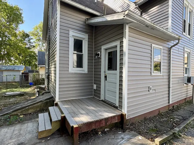 $124,900 | 304 South Prairie Street, Bloomington, IL 61701