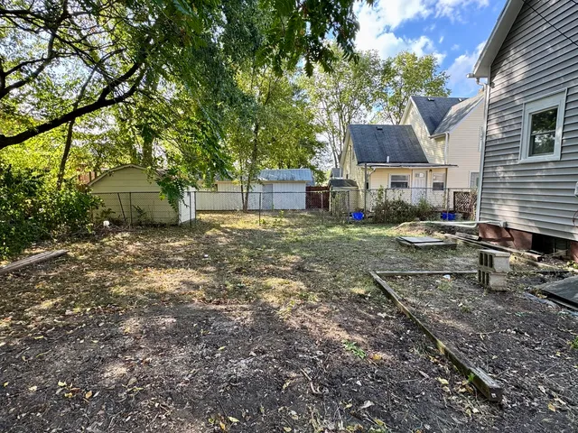 $124,900 | 304 South Prairie Street, Bloomington, IL 61701