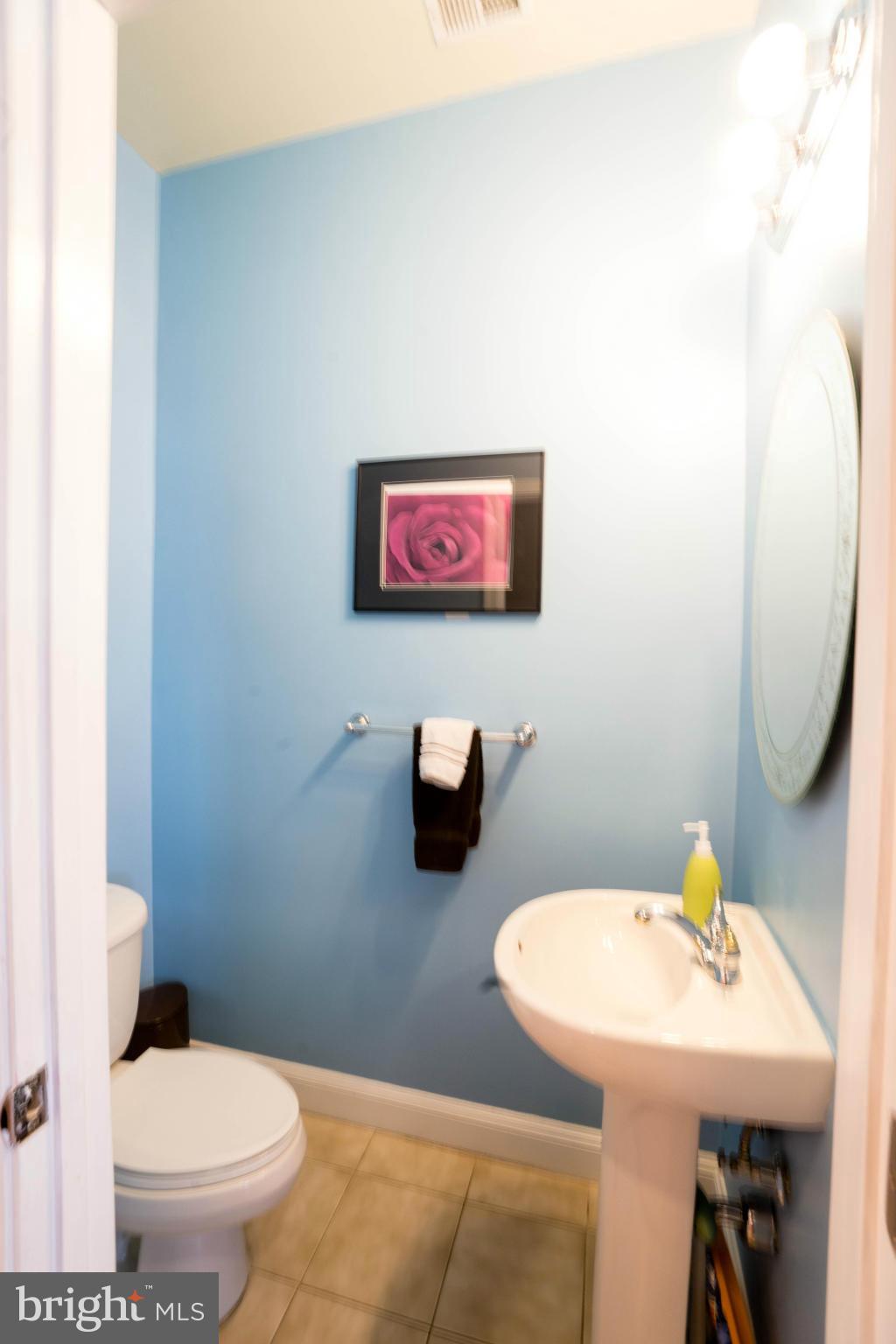 23 T Street Northeast Washington, DC 20002 - Photo 4 of 18 Bath