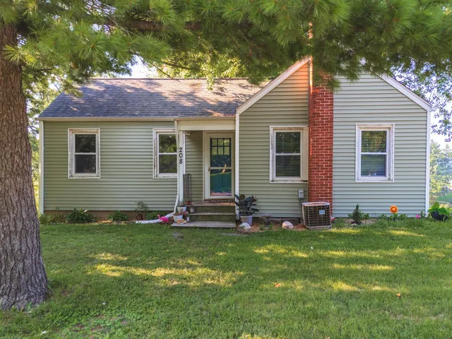 $152,000 | 208 Reagan Drive, Eureka, IL 61530