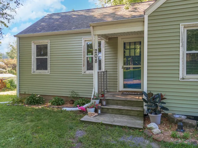 $152,000 | 208 Reagan Drive, Eureka, IL 61530