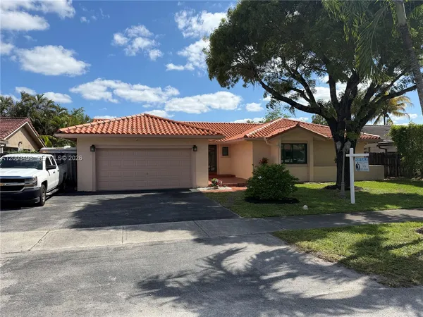 $739,900 | 6010 Northwest 201st Lane, Hialeah, FL 33015