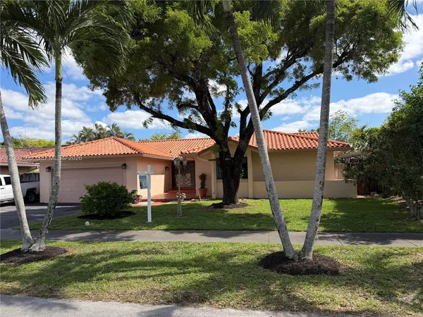 $739,900 | 6010 Northwest 201st Lane, Hialeah, FL 33015