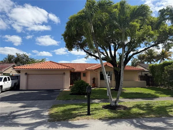 $739,900 | 6010 Northwest 201st Lane, Hialeah, FL 33015