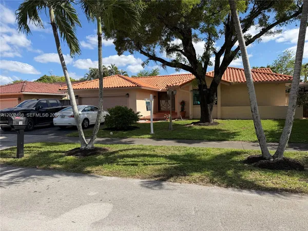 $739,900 | 6010 Northwest 201st Lane, Hialeah, FL 33015