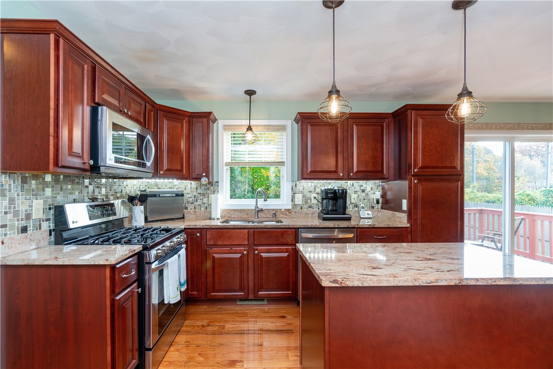4286 Post Road Warwick, RI 02818 - Photo 12 of 50