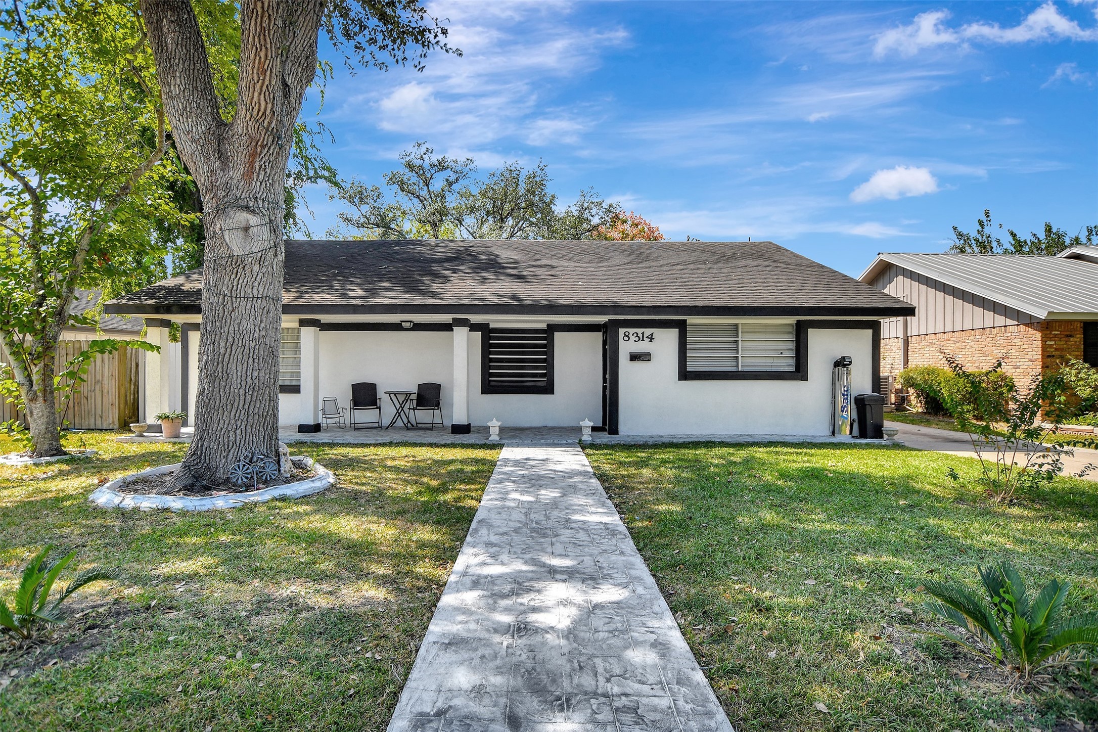 8314 Albacore Drive Houston, TX 77074 - Photo 1 of 40