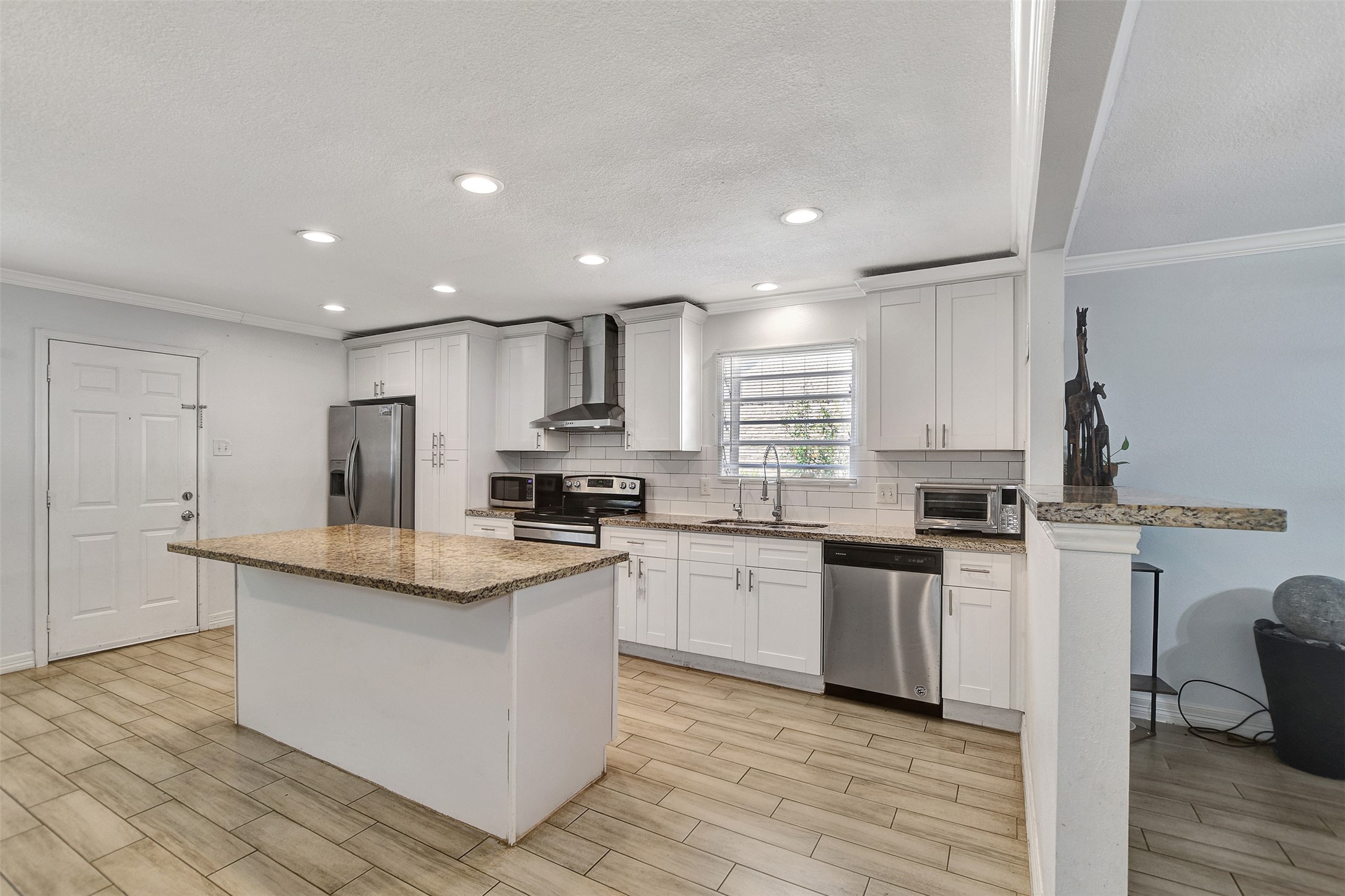 8314 Albacore Drive Houston, TX 77074 - Photo 13 of 40