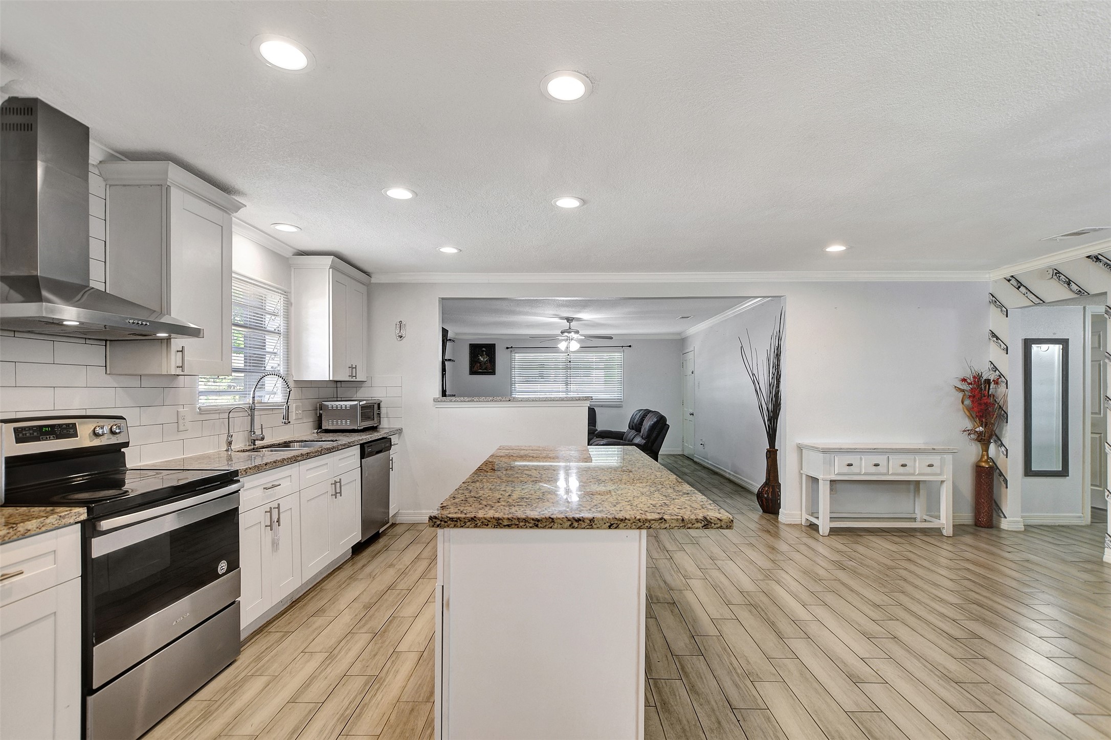 8314 Albacore Drive Houston, TX 77074 - Photo 15 of 40