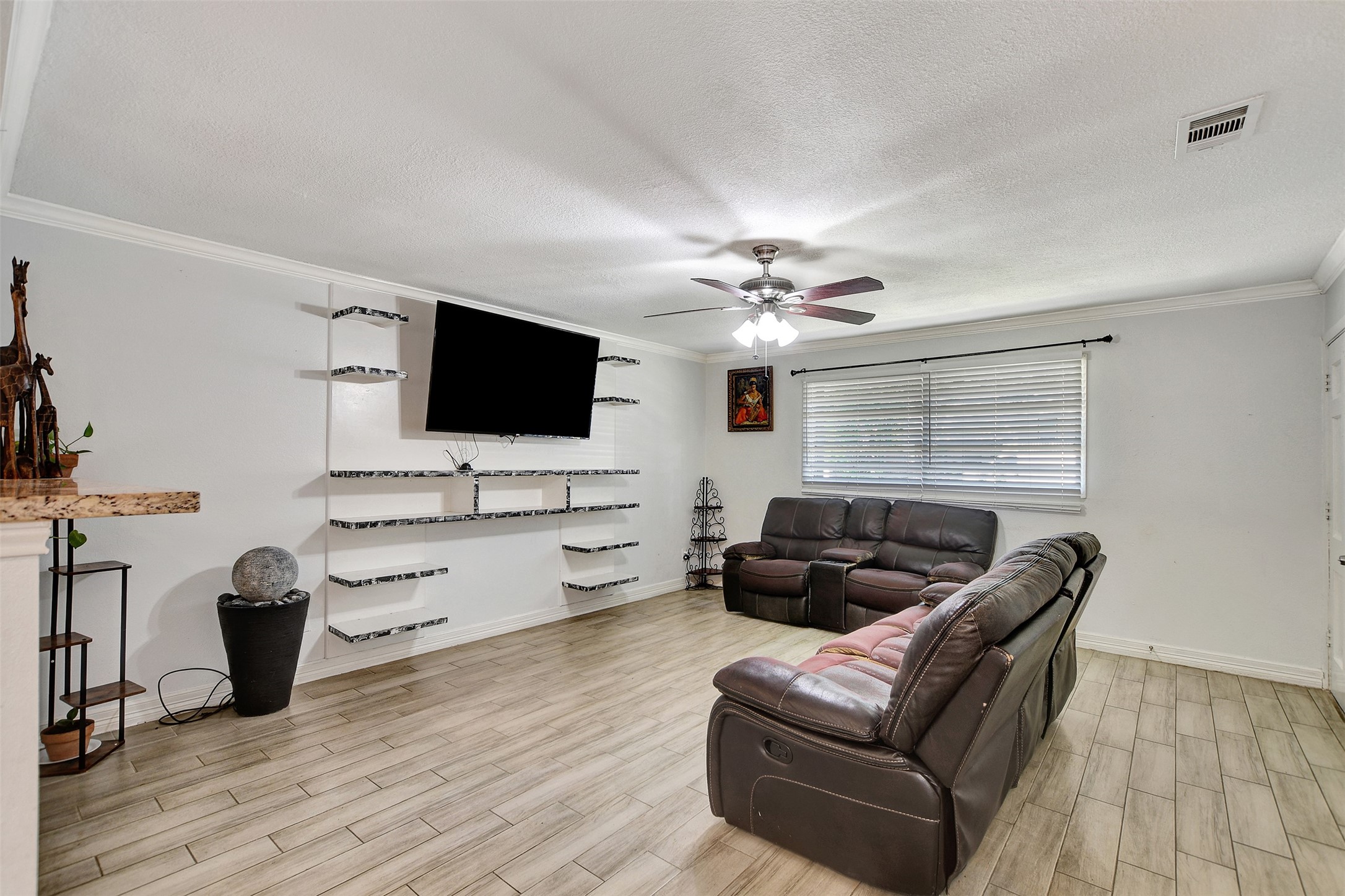 8314 Albacore Drive Houston, TX 77074 - Photo 8 of 40